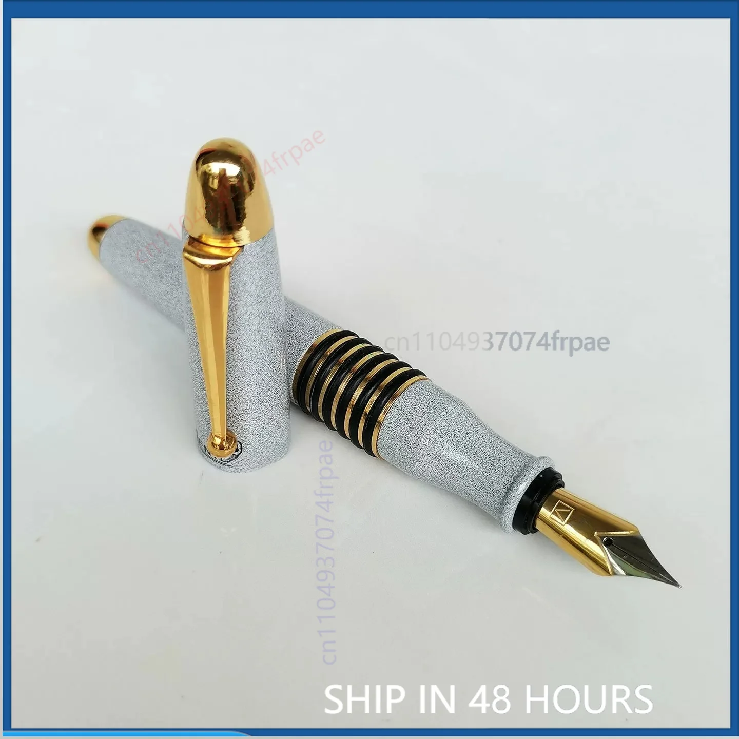 Vintage Collectible Pens - 흰색의 두꺼운 몸체를 가진 고급 구리
